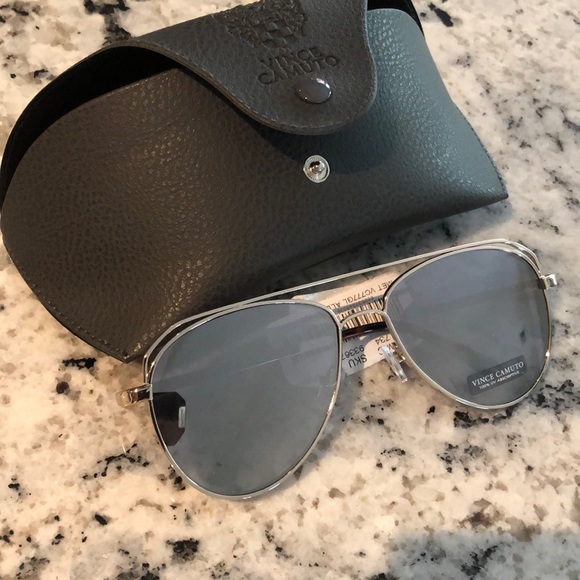 Vince Camuto Accessories - Vince camuto mirror aviators